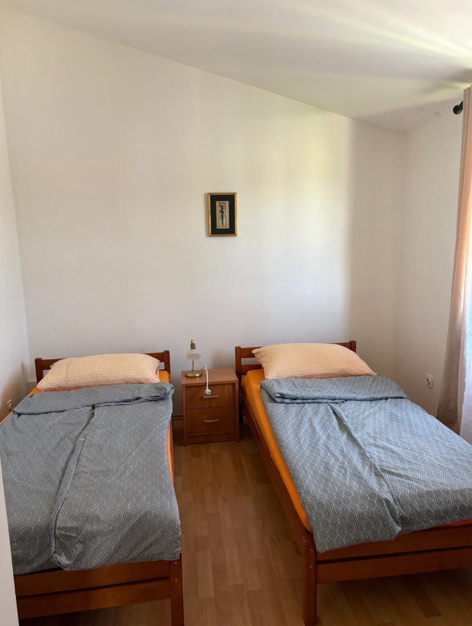 Matea — Schlafzimmer mit Einzelbetten